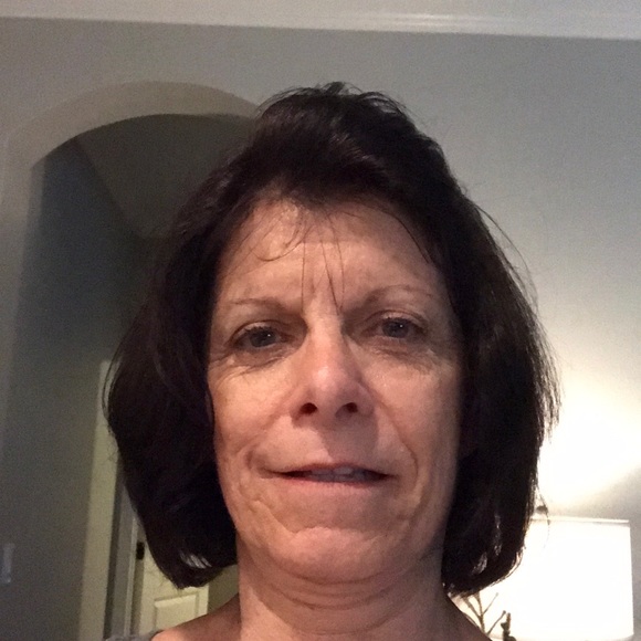 Meet your Posher, Debbie - Picture 1 of 1